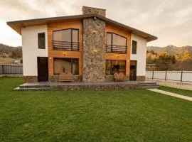 MV Cottage 1 - Two-Bedroom Villa