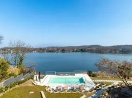 Luxury Villa, swimming pool, private beach, sleeps 8