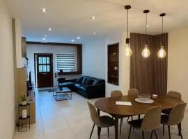 A cosy maisonette steps away from St Thomas Bay