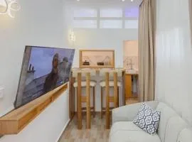 Quiet & Bright Apartment- Downtown- high-speed Wi-Fi