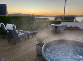 Nyoppusset - Sjøutsikt - Kajakker - jacuzzi, Hotel in Bergen