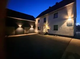 CJS Apartments - Chill or Drive am Nürburgring, new Box Spring Beds, new furniture, WLan, Spacious Rooms, Quiet Location