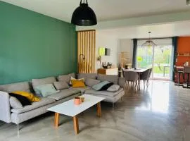 Maison familiale piscine les petits loups