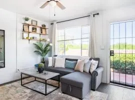 Spring Escape 1BR by UA DT Just 2 Min to Banner