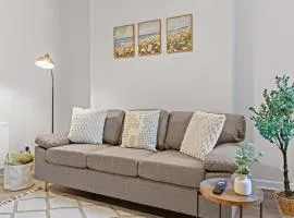 #114 Wallasey 4 bed stylish home - Sleeps 8 - Perfect for Contractors and Families - Free Street Parking