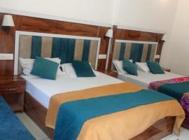 trigun pahadi hub, hotel i Uttarkāshi