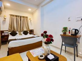 पुणे में, होटल Rising Surya Hotels