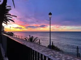 Ferienhaus direkt am Strand mit Terrasse und Meerblick in Torrevieja