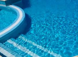 PEPEROSA Rooms and Events - Peaceful countryside escape with pool, private parking, just minutes from the sea, Anzio and Nettuno, khách sạn ở Nettuno