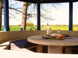 Maison en pierre avec jardin clos, 7 pers , Calme près de Nantes et Rennes