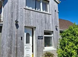 Tom's Alpaca Cottage