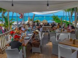 PALMERAS DE LOS CORALES - VILLAS and SUITES