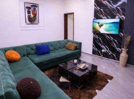 Essential Comfort Haven Homez in Ago Palace, hotel i Lagos