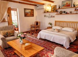 Yeghegnadzor에 위치한 호텔 Caravanà Resort