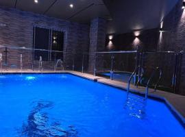 شاليهات ريفون, Hotel in Medina