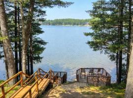 Island View Retreat, отель в городе Newaygo