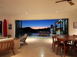 Modern Retreat by the Beach, Rincon del Afan, ξενοδοχείο σε El Bedito