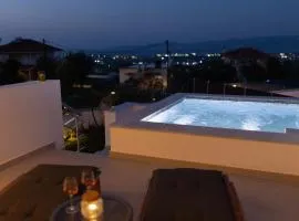 Serenity Villa 1 with Jacuzzi & Gym
