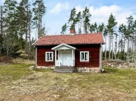 2 person holiday home in Mörlunda