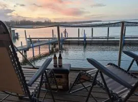 neu renoviertes schwimmendes Ferienhaus Fischland Floating Houses