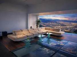 Glass Mansion Breathtaking 180 Panoramic View