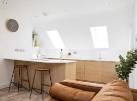 Heatons Retreat - Modern One Bedroom Apartment