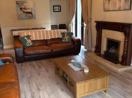 Whitepark Lodge, hotel di Lisnaskea