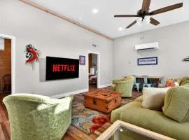 The Matt Winn Suite A Cozy Modern Brick Home