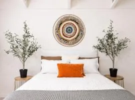 Charming Historic Studio in Mid-Wilshire Los Angeles near Koreatown