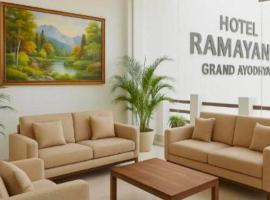 Hotel Ramayana Grand-Walking Distance From Ram Mandir، فندق في Ayodhya