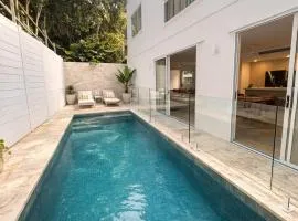 Large, luxury house in Currumbin, by the beach