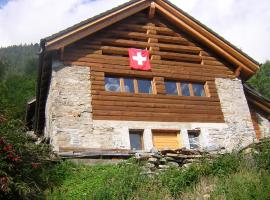 Bellissimo Chalet con vista, hotel a Faido