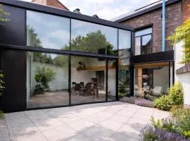 Townhouse Tongeren Center 275m2, 10p - Featured in Designbook