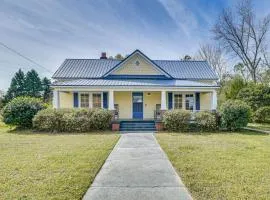 Half-Mi to Dtwn Wendell! 60s Farmhouse with Fire Pit