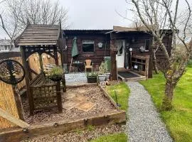 Cabin centrally Located in the Cornish Countryside