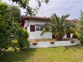 Etxe Alaia, Appartement de Charme au pied de la Rhune, ξενοδοχείο σε Sare