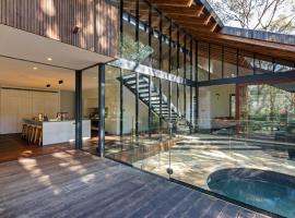 Architectual Design, Plunge Pool, Lagoon Frontage, Hotel in Pearl Beach