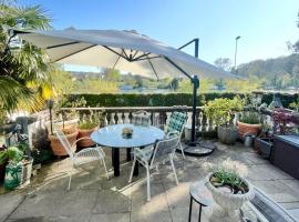 Lake apartment with terrace, hotel a Nidau