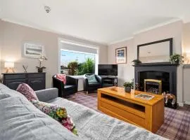 4-Bed Home Central Location & Garden