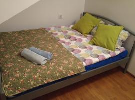 Rent0nline Brwinow Rooms, hotell i Brwinów