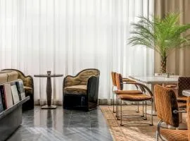 The Dean Munich, Autograph Collection