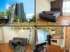 Condo in front MRT Bang Krasor, Nonthaburi, Free Wi-Fi, hotel in Nonthaburi