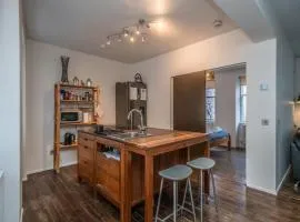 Chic City Hideaway - Cozy Central Quiet - Pass the Keys