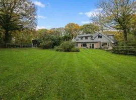 5 Bedroom Family House Nr Sandbanks 10-12 guests