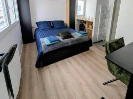 LE Desk Bureau ergonomique et parking privé