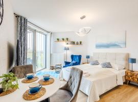 Apartament przy plaży z balkonem i widokiem na morze, hotel a Pobierowo
