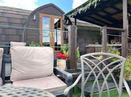 Hatterall View Glamping Pod, hotel a Abergavenny