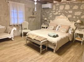 Jolie chambre romantique dans maison indépendante, khách sạn ở Berthenay