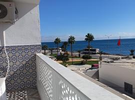 Bel appartement, vue sur mer et grande terrasse, hotel a Monastir