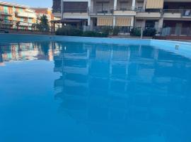 Casa PaCa in Termoli con piscina，泰爾莫利的飯店
